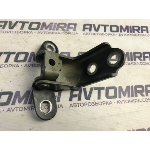 Петля левой двери нижняя Kia Ceed 2006-2012 793102H000